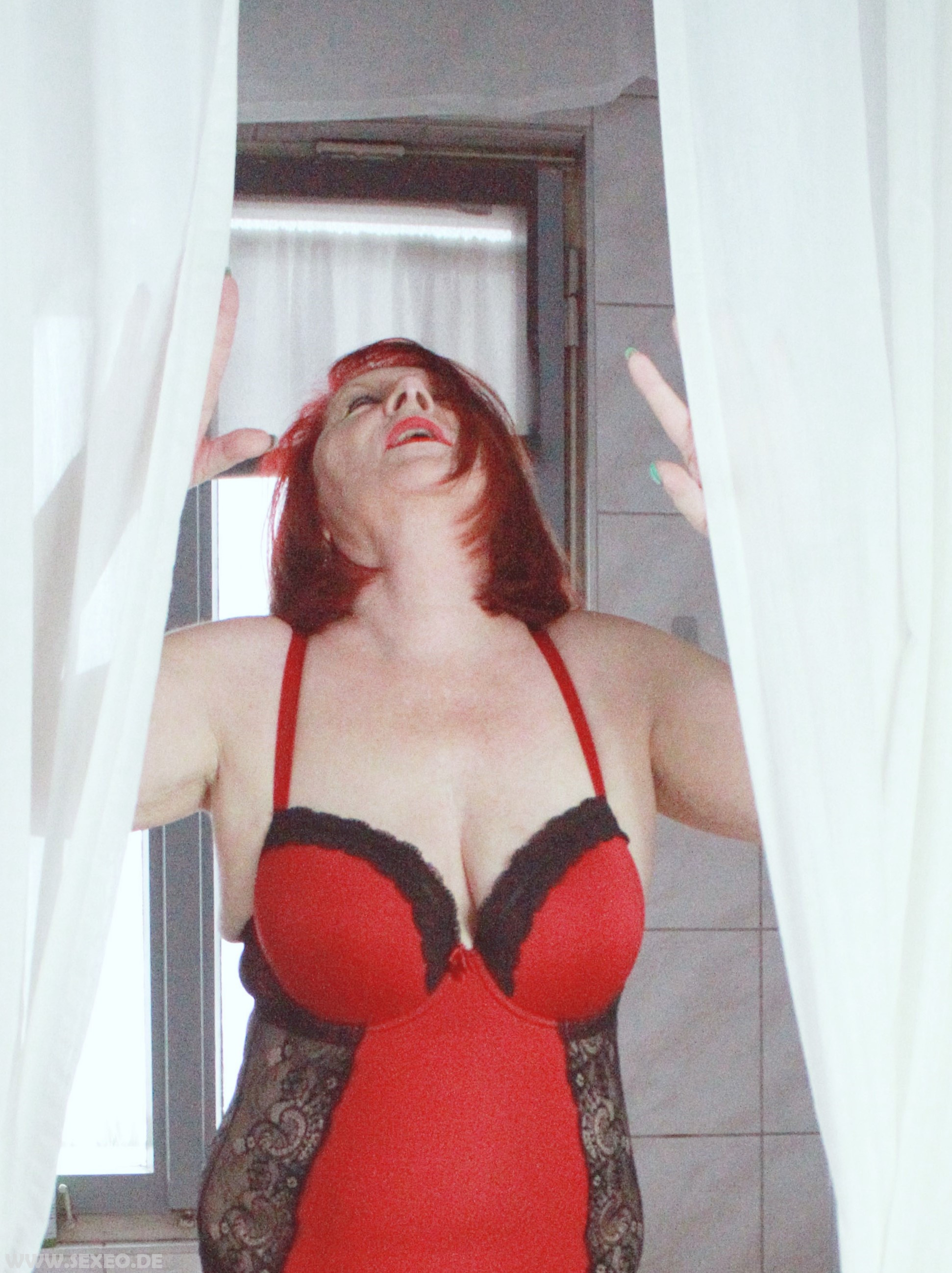 reife-Alexandra-aus-Frankfurt--_1773848343504